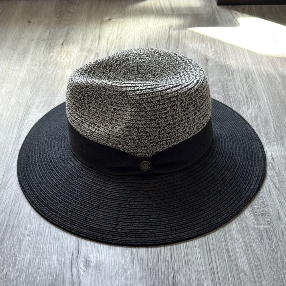 Goorin Bros Black and Gray Hat